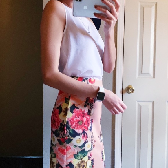 Akira Chicago Blouse - Picture 4 of 6